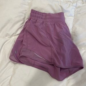 Lululemon Hotty Hot Low-Rise Lined Short 4”